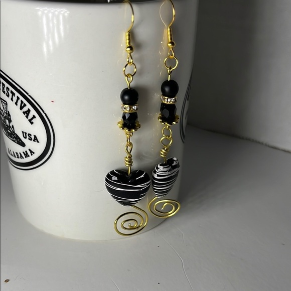 Black and Gold Heart Dangle Earrings - Picture 2 of 3